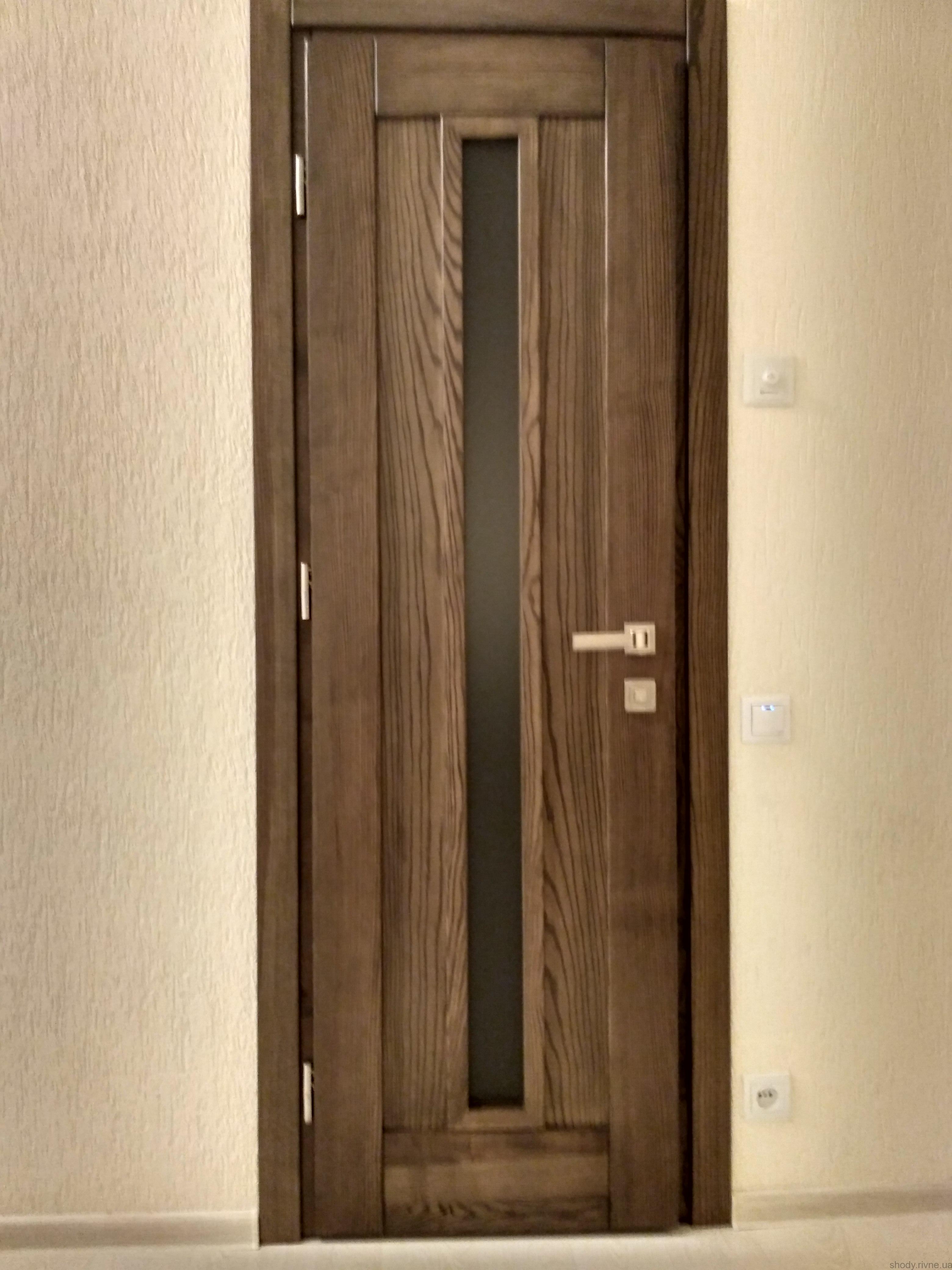 деревяні двері