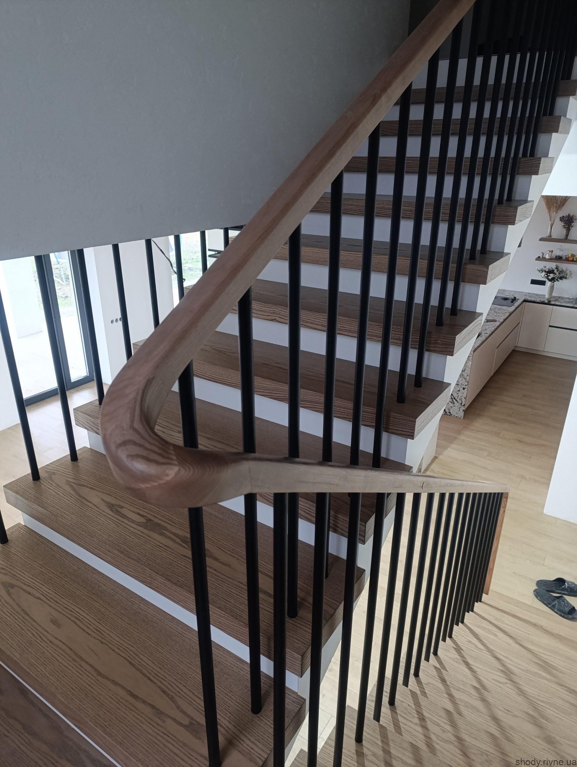 Деревяні сходи Рівне